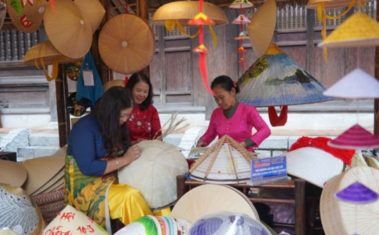 "Hội tụ di sản" làng nghề cố đô tại Văn Miếu - Quốc Tử Giám