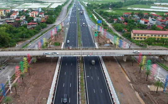 Ninh Bình: Đẩy mạnh giải ngân vốn đầu tư công hoàn thiện hạ tầng tạo thuận lợi cho xúc tiến thu hút đầu tư