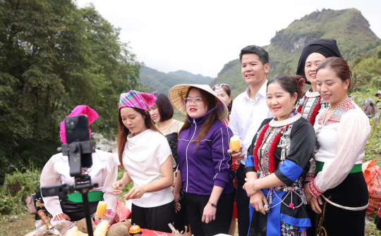 TikTok Shop đồng hành cùng người dân vùng cao và dân tộc thiểu số phát triển kinh tế số