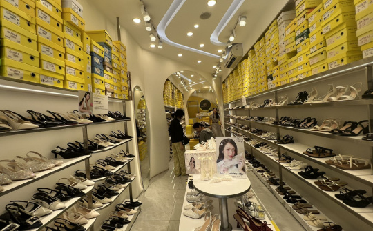 Hà Nội xử phạt chuỗi cửa hàng Bee Shoes vì vi phạm quy định về nhãn hàng hóa