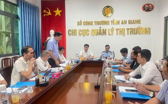 Chống buôn lậu thuốc lá ở Tây Nam bộ: Giảm bày bán công khai nhưng còn phức tạp