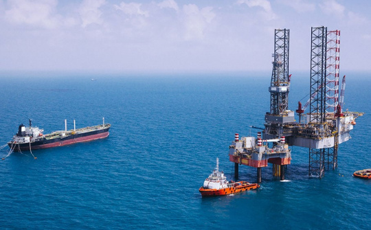 Giá xăng dầu hôm nay 12/12: Lo ngại gián đoạn nguồn cung từ Venezuela hỗ trợ giá