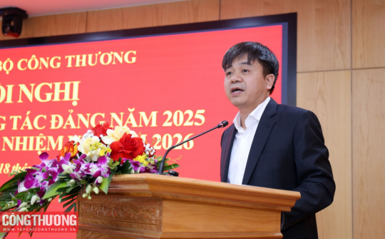 Xây dựng đội ngũ cán bộ ngành Công Thương có bản lĩnh chính trị vững vàng, trình độ chuyên môn sâu, kỹ năng quản lý hiện đại