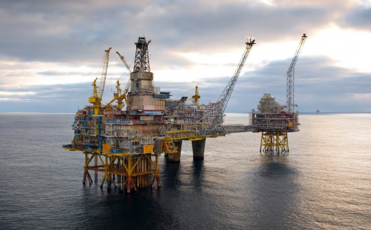 Giá xăng dầu hôm nay 18/12: Quay trở lại mốc 60 USD/thùng, tồn kho dầu tại Mỹ giảm