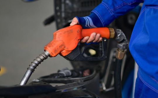 Kỳ điều hành giá xăng dầu ngày 18/12: Giảm kỳ thứ hai liên tiếp, giá xăng RON95 về dưới 20.000 đồng/lít