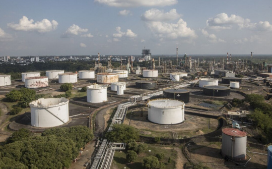 Giá xăng dầu hôm nay 19/12: Thị trường thận trọng trước nguy cơ nguồn cung gián đoạn