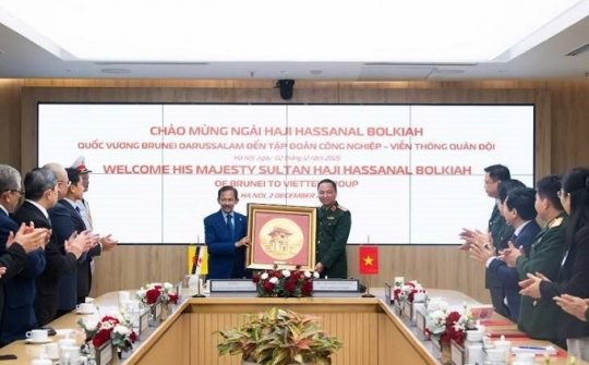 Quốc vương Brunei thăm và làm việc tại Tập đoàn Viettel