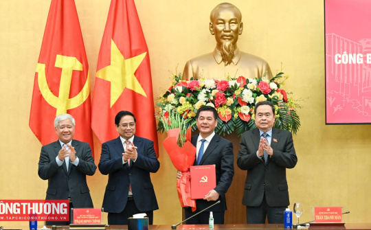 Đồng chí Nguyễn Hồng Diên được phân công giữ chức Phó Bí thư chuyên trách Đảng ủy Quốc hội