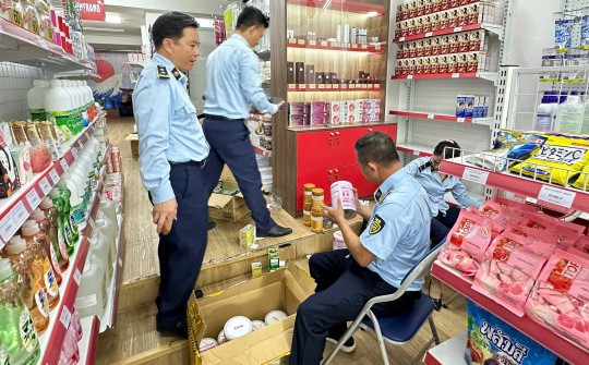 Quản lý thị trường Đà Nẵng: Giữ vững “lá chắn” thị trường trong năm bản lề sáp nhập