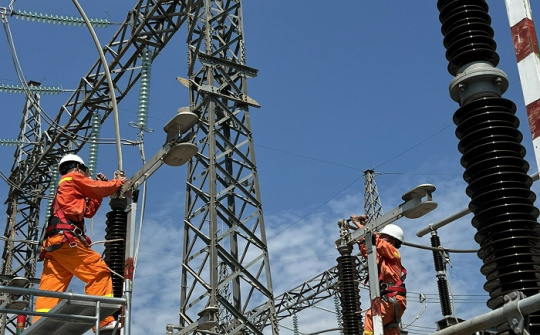 Truyền tải điện 3: Đảm bảo vận hành an toàn lưới điện dịp Noel và Tết Dương lịch