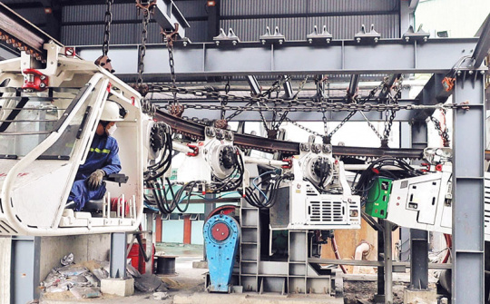 Than Thống Nhất lắp đặt hệ thống tời cáp chở người tại các tuyến lò mức -35