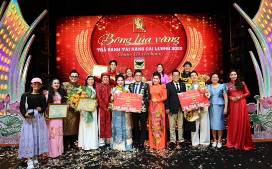 Phân bón Bình Điền 32 năm nâng bước tài năng cải lương Việt