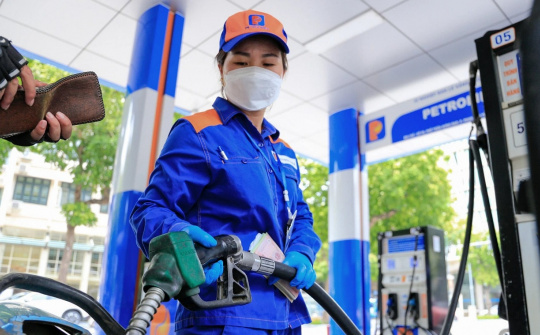 Kỳ điều hành giá xăng dầu ngày 4/12: Giá xăng đảo chiều tăng trở lại