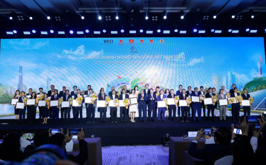Công bố 100 doanh nghiệp bền vững Việt Nam năm 2025