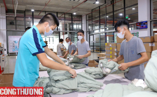 Ngành công nghiệp đẩy mạnh sản xuất phục vụ tiêu dùng và xuất khẩu cuối năm