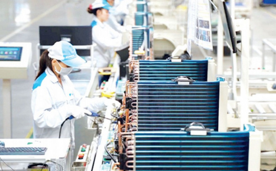 8 nhóm hàng đạt kim ngạch xuất khẩu hơn 10 tỷ USD sau 11 tháng