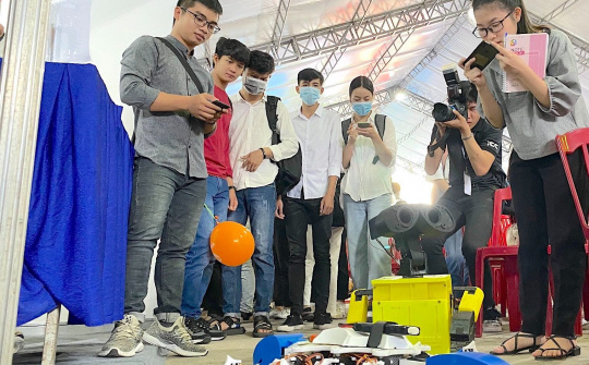 Nhân tố ảnh hưởng đến ý định khởi nghiệp của sinh viên: Trường hợp sinh viên học các chương trình quốc tế tại khu vực Tp. Hồ Chí Minh