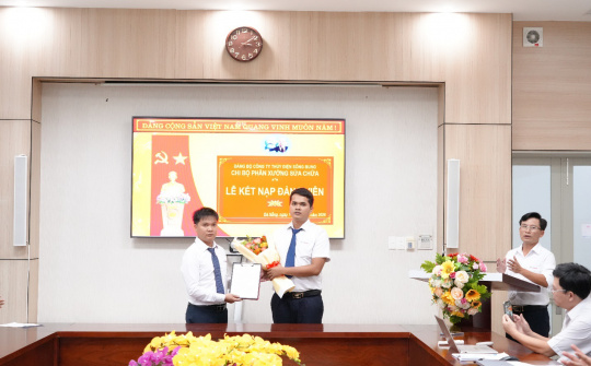 Chi bộ Phân xưởng Sửa chữa Công ty Thủy điện Sông Bung kết nạp đảng viên mới