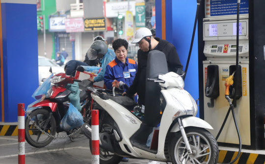 Giá xăng dầu hôm nay 1/2: Đồng loạt giảm trong kỳ điều chỉnh đầu năm Ất Tỵ