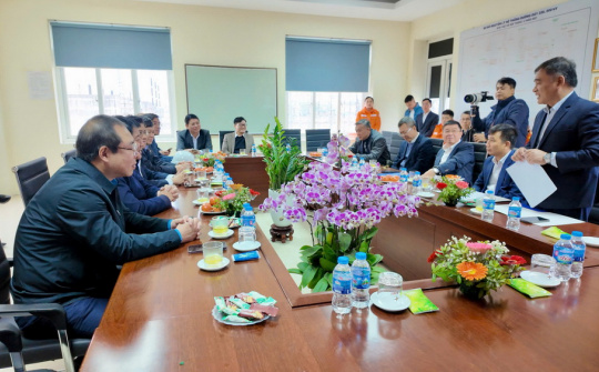 Lãnh đạo EVN chúc Tết cán bộ nhân viên Trạm biến áp 500kV Đông Anh