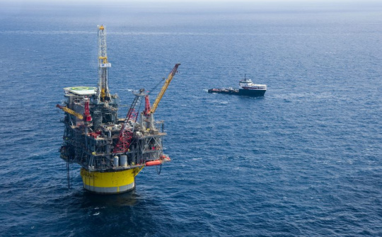 Giá xăng dầu hôm nay 18/2: Tăng nhẹ trở lại khi đường dẫn ở biển Caspi bị tấn công