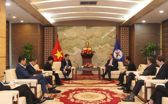 EVN tiếp và làm việc với Đại sứ Pháp tại Việt Nam