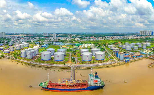 Tiêu thụ xăng dầu dự báo tăng cao, Vận tải Xăng dầu VIPCO (VIP) hưởng lợi lớn