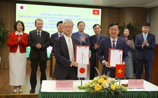 Vinacomin và JOGMEC ký thỏa thuận đào tạo công nghệ an toàn và khai thác than năm 2025