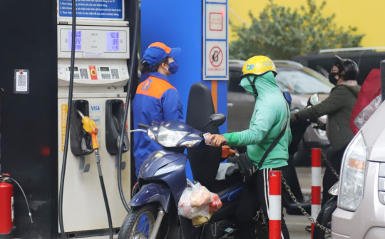 Giá xăng dầu hôm nay 27/2: Đồng loạt giảm, giá xăng E5RON92 vẫn giữ mức hơn 20.600 đồng/lít