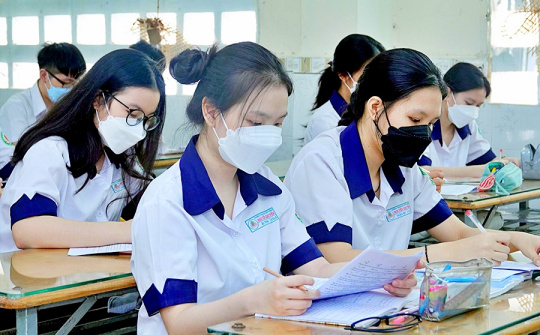 Từng bước thí điểm thi tốt nghiệp THPT trên máy tính