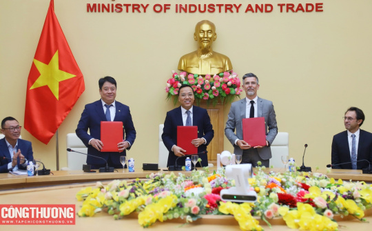 Bàn giao Nhà máy điện BOT Phú Mỹ 2.2 cho Tập đoàn Điện lực Việt Nam