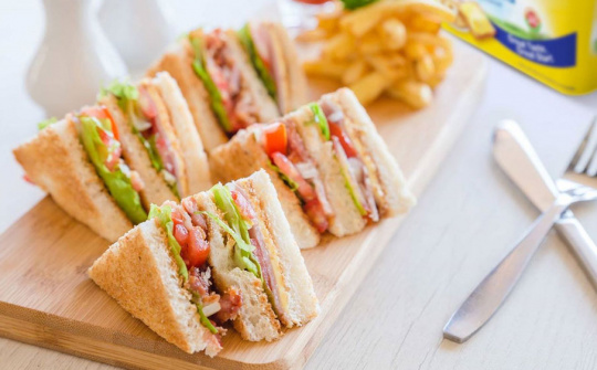 Khảo sát tỉ lệ phối trộn nước ép bắp cải tím bổ sung vào công thức chế biến bánh mì sandwich