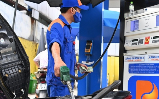 Giá xăng dầu hôm nay 6/2: Xăng E5 RON92 tăng nhẹ trong khi xăng RON95 và các loại dầu đều giảm