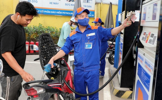 Giá xăng dầu hôm nay 13/3: Giảm sâu trong 3 kỳ điều hành liên tiếp