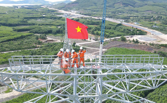 1,5 tỷ USD cho đầu tư lưới truyền tải điện mỗi năm, doanh nghiệp nào hưởng lợi?