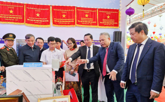 Khai mạc Triển lãm thành tựu kinh tế-xã hội chào mừng 50 năm ngày giải phóng tỉnh Quảng Nam