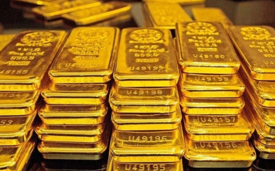 Using VAR model to determine the impact of macro factors on gold price in Vietnam