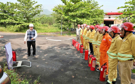 Thủy điện A Vương trang bị kỹ năng phòng cháy chữa cháy và cứu nạn cứu hộ tại cơ sở