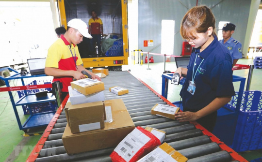 Đề xuất miễn thuế hàng nhập khẩu qua sàn thương mại điện tử từ 1 triệu đồng trở xuống