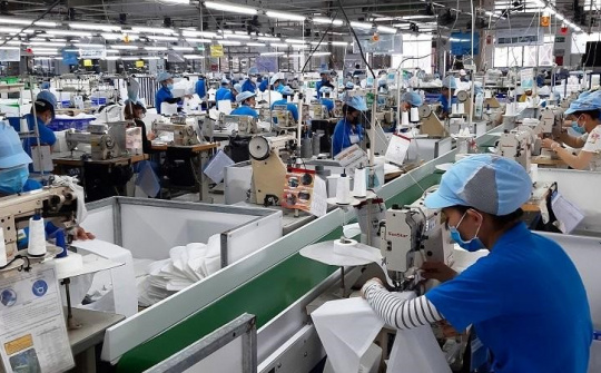 Động lực tăng trưởng "vào guồng": Sản xuất công nghiệp chế biến, chế tạo tháng 2 tăng mạnh 20% so cùng kỳ