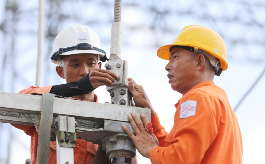 Điều chỉnh giá bán lẻ điện bình quân tối thiểu 3 tháng/lần