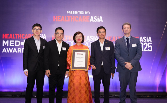 FPT Long Châu thắng giải đổi mới sáng tạo của năm tại Healthcare Asia Pharma Awards 2025