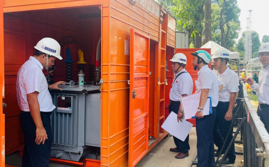 Tập đoàn Điện lực Việt Nam kiểm tra công tác cấp điện dịp lễ 30/4 tại TP.HCM