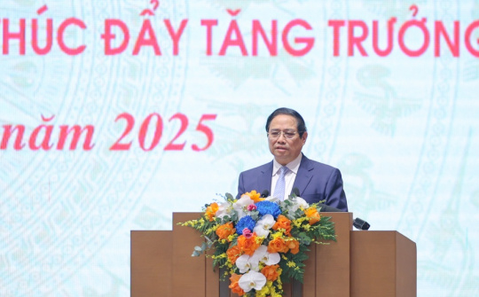 Thủ tướng: Loại bỏ toàn bộ các thủ tục hành chính rườm rà cho doanh nghiệp