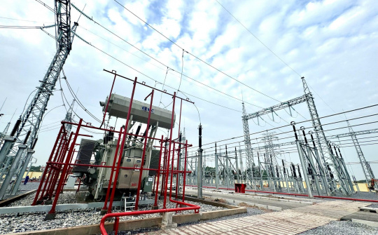 Đóng điện thành công công trình Trạm biến áp 220kV Phú Bình 2 và đường dây rẽ Thái Nguyên - Bắc Giang