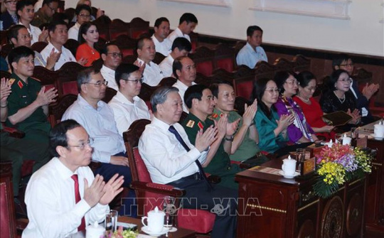 Tổng Bí thư Tô Lâm dự Chương trình hòa nhạc đặc biệt 'Bản giao hưởng hòa bình'