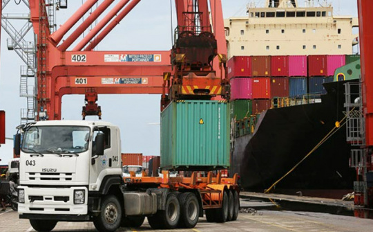 Trung Quốc vươn lên thành thị trường xuất khẩu lớn nhất của Campuchia