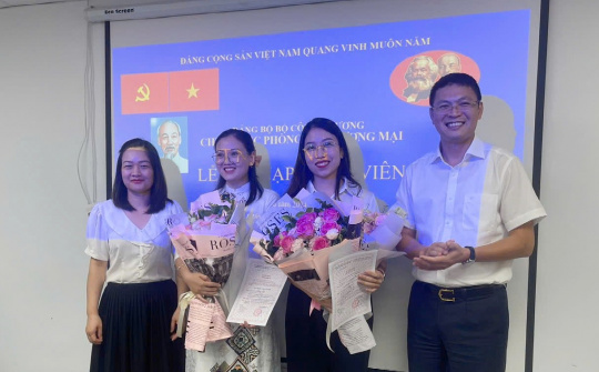 Phát triển đảng viên, tăng thêm nguồn sinh lực cho Đảng trong Chi bộ Cục Phòng vệ thương mại