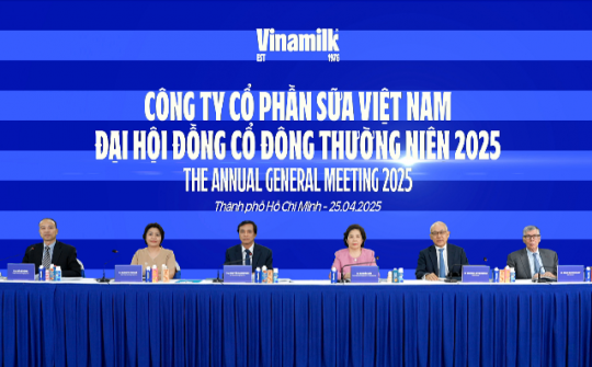 CEO Vinamilk chia sẻ về chiến lược đổi mới toàn diện tại Đại hội cổ đông 2025