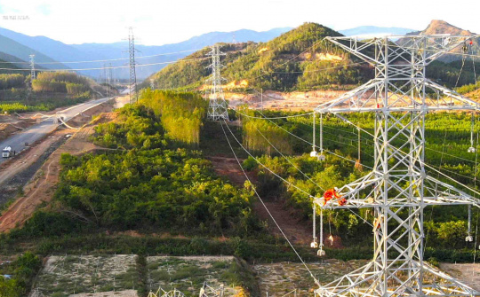 Quy hoạch điện VIII điều chỉnh: Phát triển lưới điện thông minh để tích hợp năng lượng tái tạo quy mô lớn